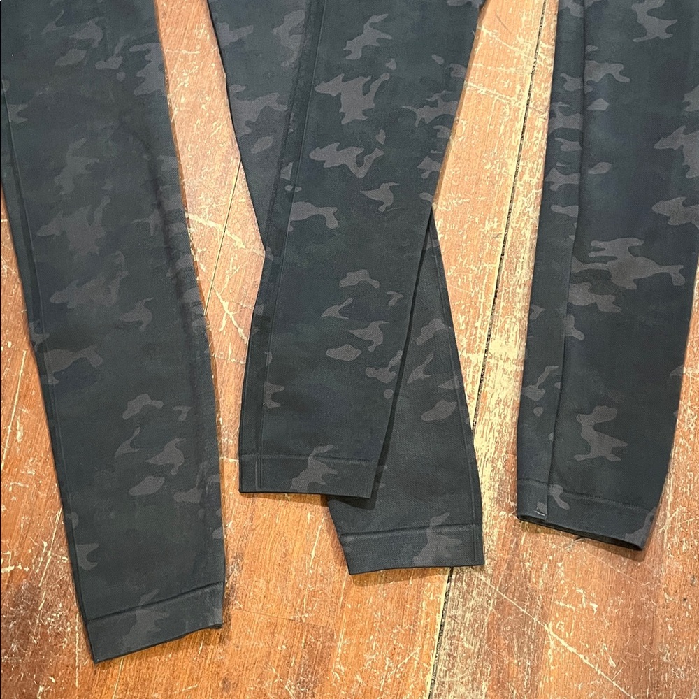 🌻3/$15🌻 Bundle Bagatelle Dark Camouflage Leggings - Picture 7 of 8